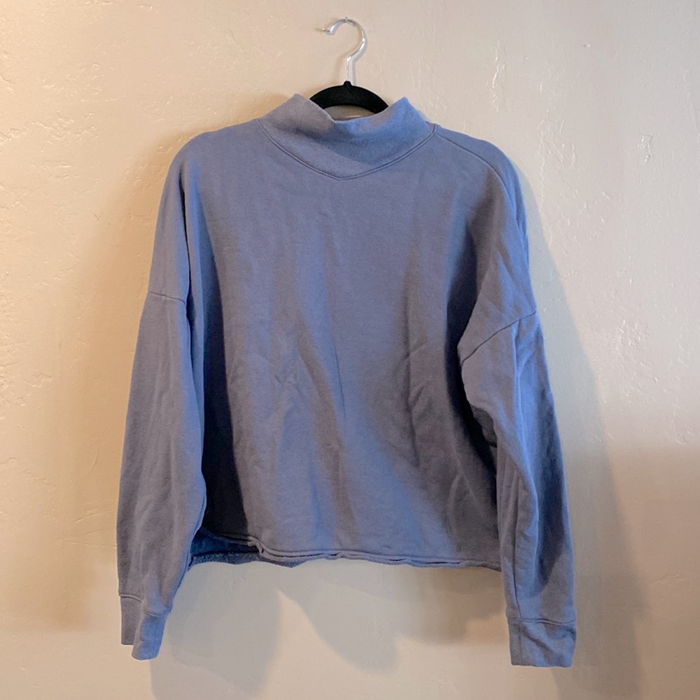 Cropped Turtleneck Sweatshirt